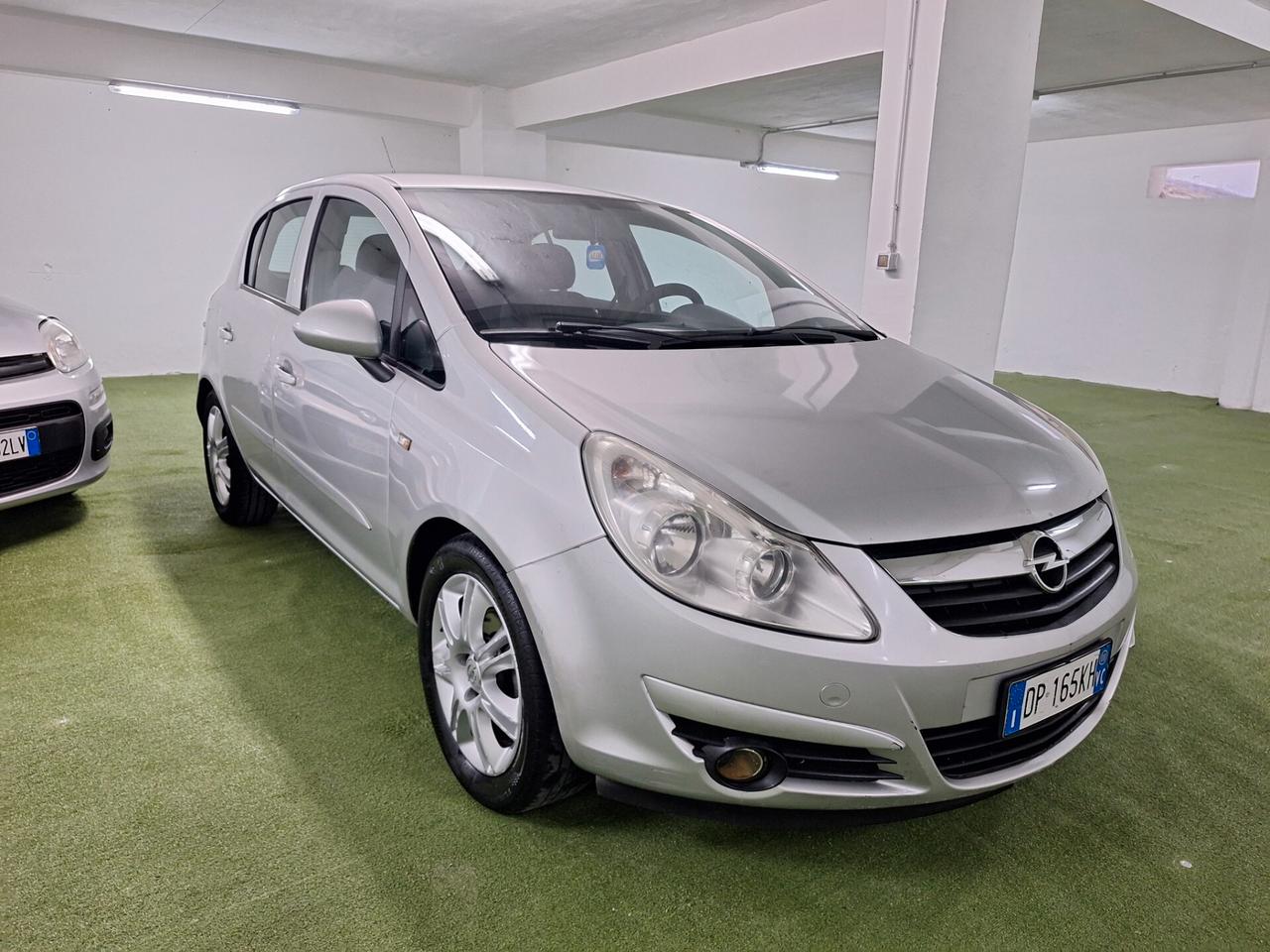 Opel Corsa 1.2 5 porte Easytronic Cosmo