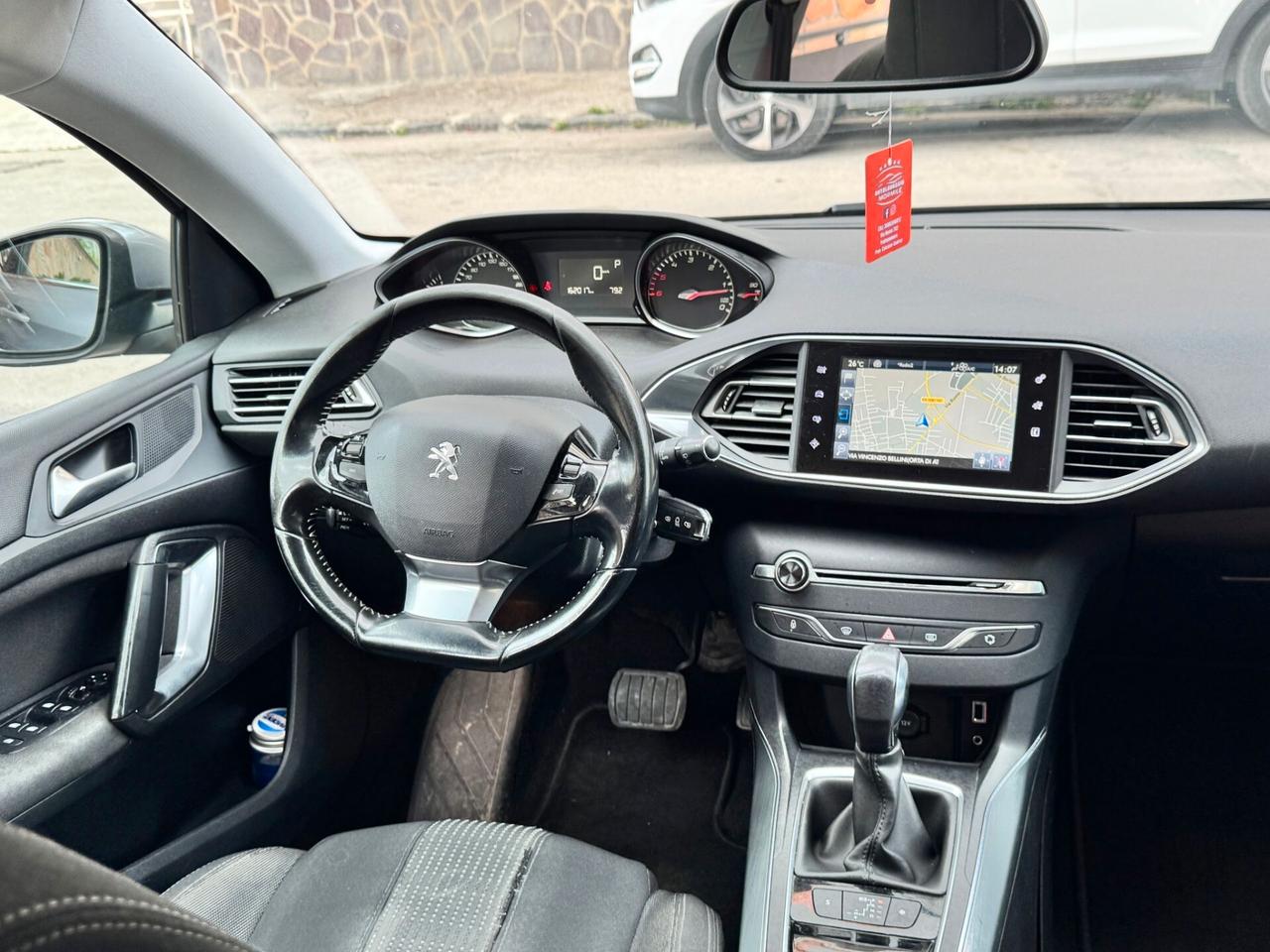 Peugeot 308 BlueHDi 120 S&S EAT6 SW Allure