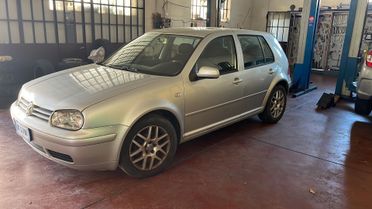 Volkswagen Golf 1.6 16V cat 5 porte Highline
