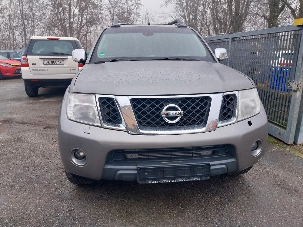 Nissan Navara 3.0 dCi 4 porte Double Cab LE V6