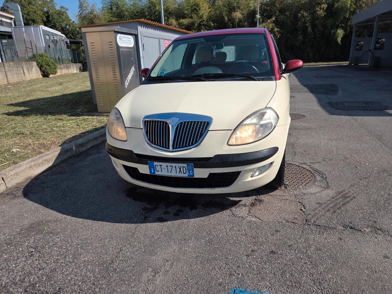 Lancia Ypsilon 1.2 16V Platino