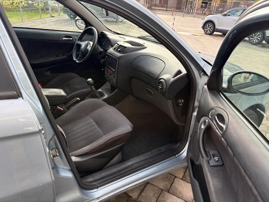 Alfa Romeo 147 1.9 JTD (115 CV) cat 5p. Distinctive