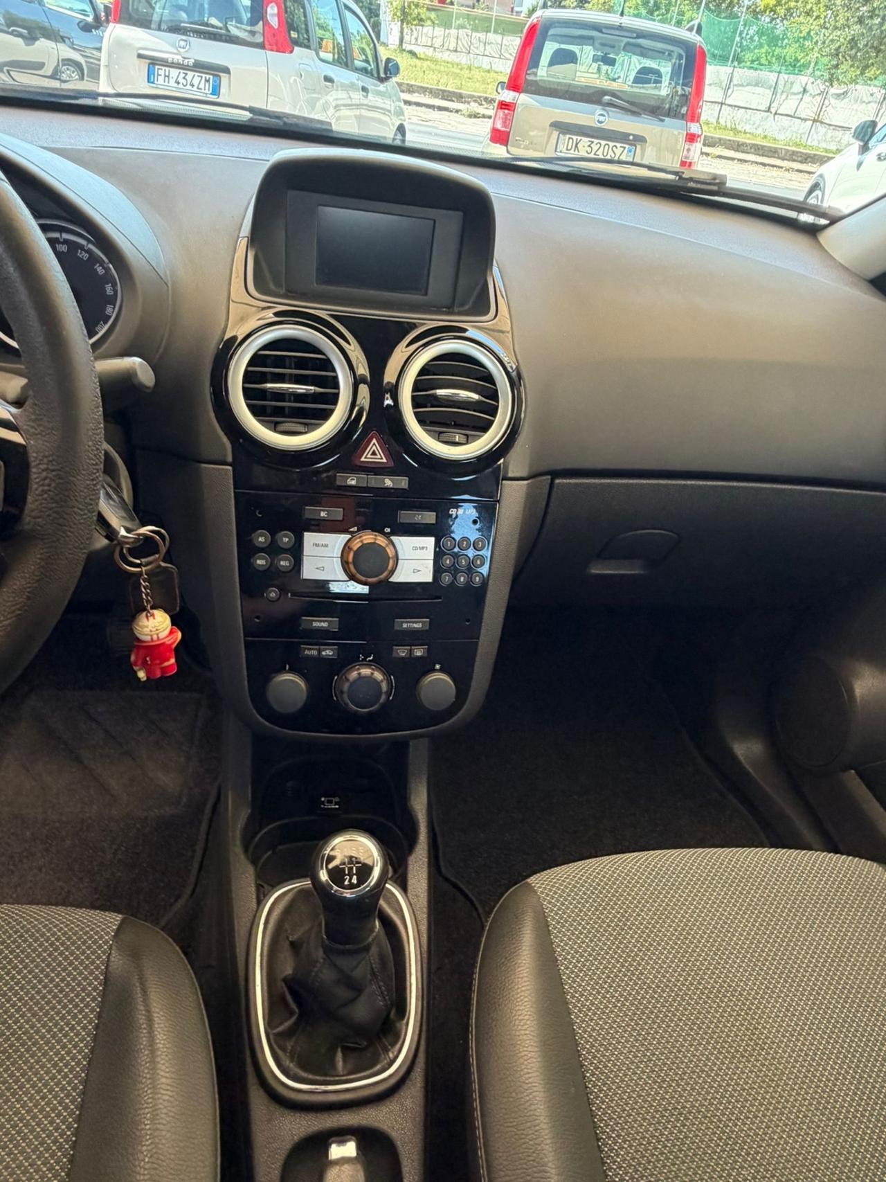 Opel Corsa 1.4 16V 5 porte Cosmo