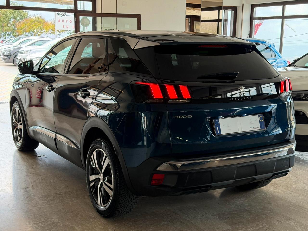 Peugeot 3008 1.5 BLUEHDI 130 cv. ALLURE (Nav)