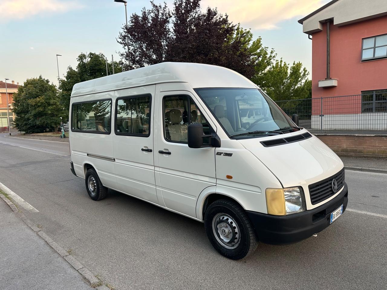 Volkswagen LT 35 2.5 TDI per trasporto disabili