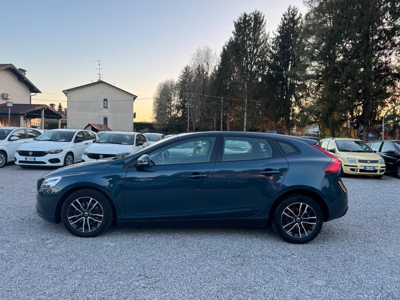 Volvo V40 T2