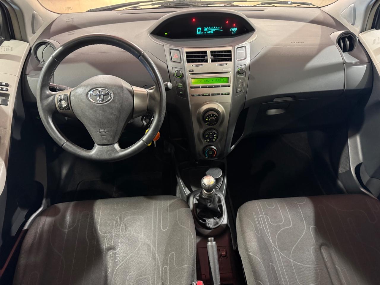 Toyota Yaris 1.0 5 porte NEOPATENTATI / TAGLIANDI TOYOTA