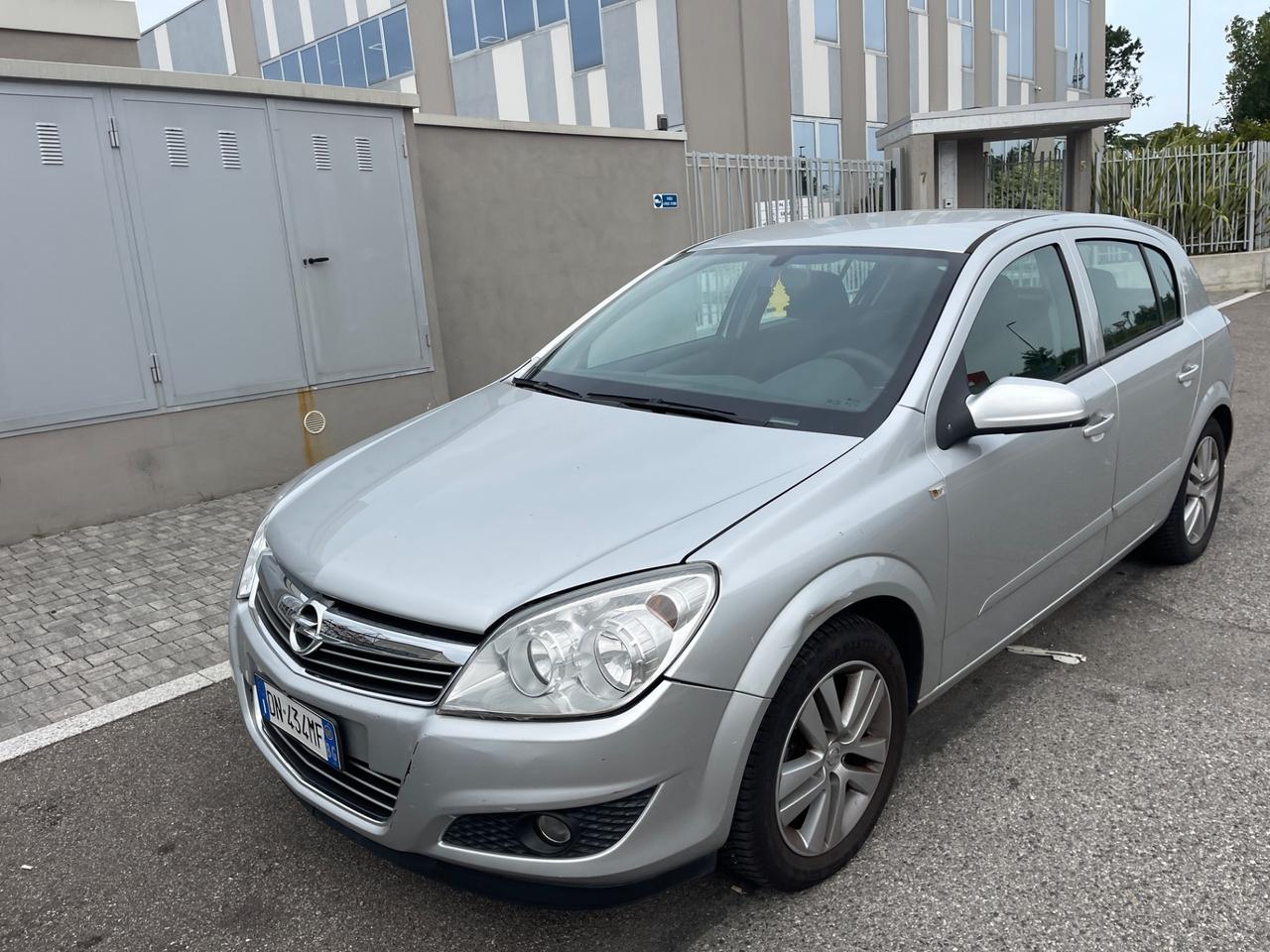 OPEL ASTRA 1.6 BENZINA-GPL 2028 EURO4 NEOPATENTATI