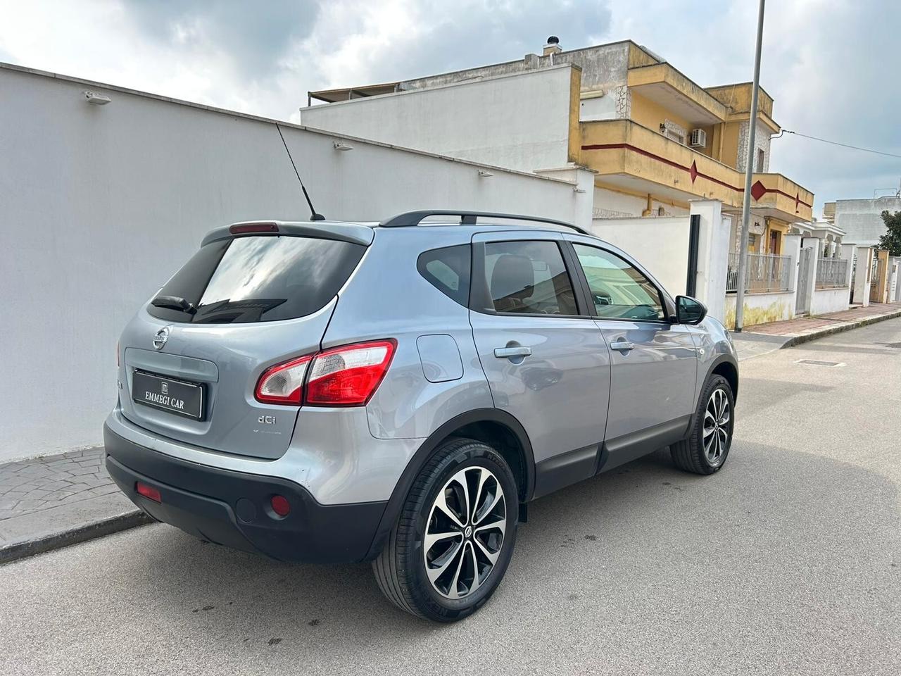 Nissan Qashqai 1.5 DCI 110Cv AUTOCARRO GANCIO-2013