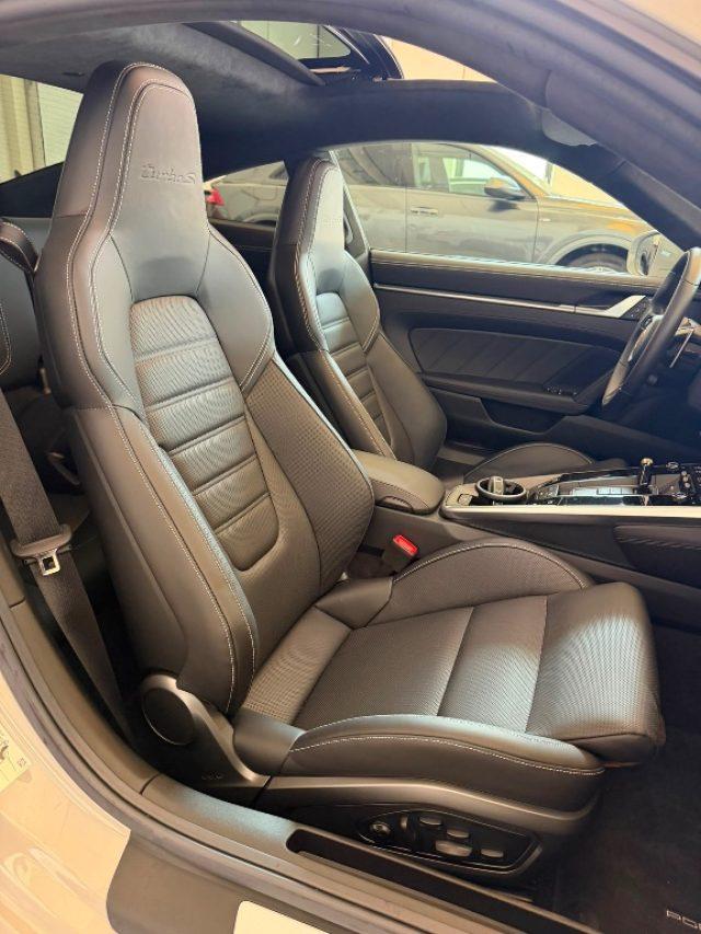 PORSCHE 911 Turbo S Coupé //PARI AL NUOVO//