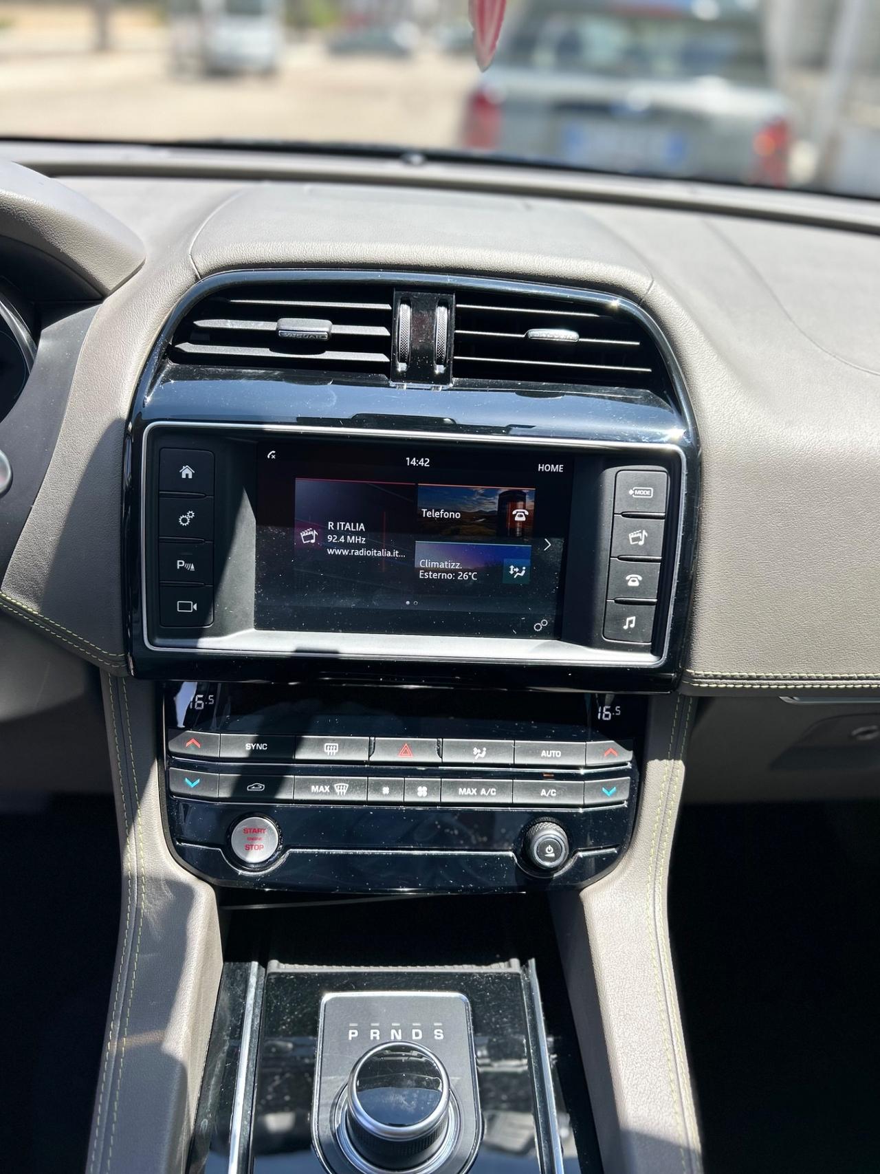 Jaguar F-Pace 2.0 D 180 CV AWD R-Sport