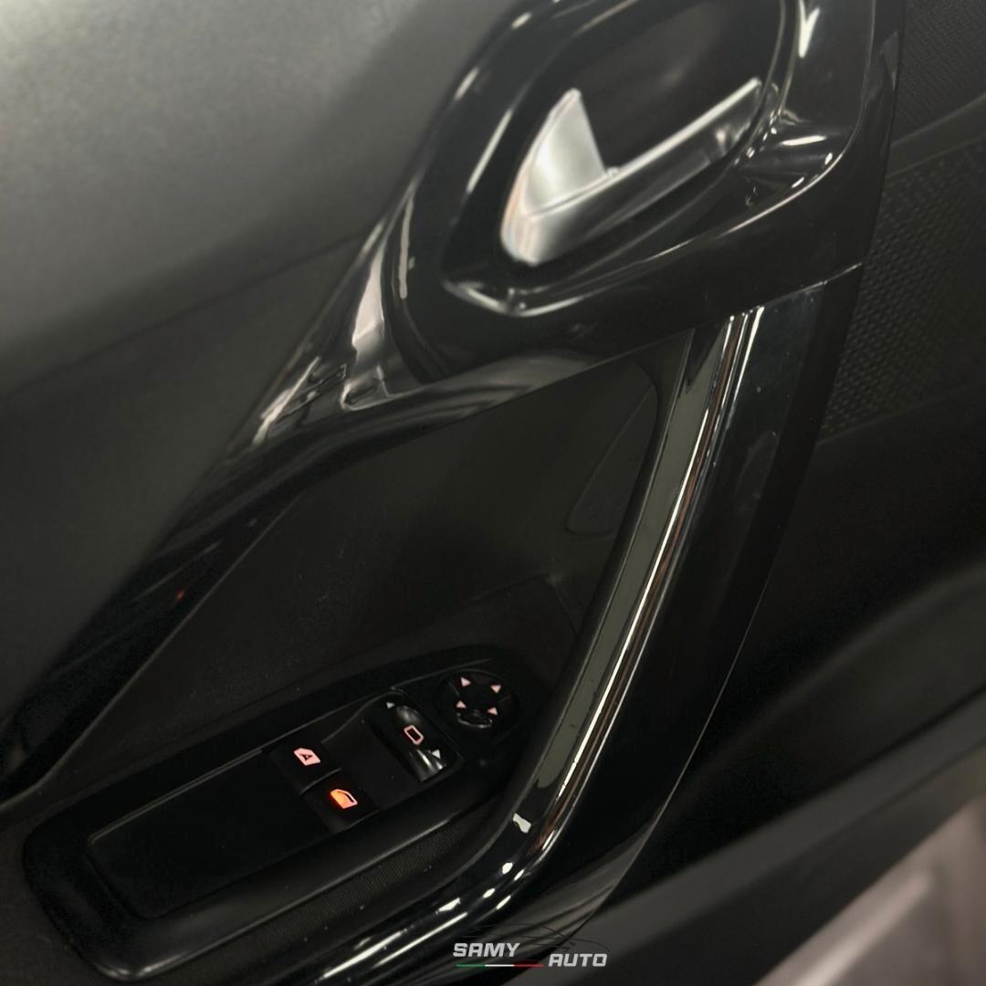 Peugeot 208 1.4 HDi 68 CV 5 porte Access
