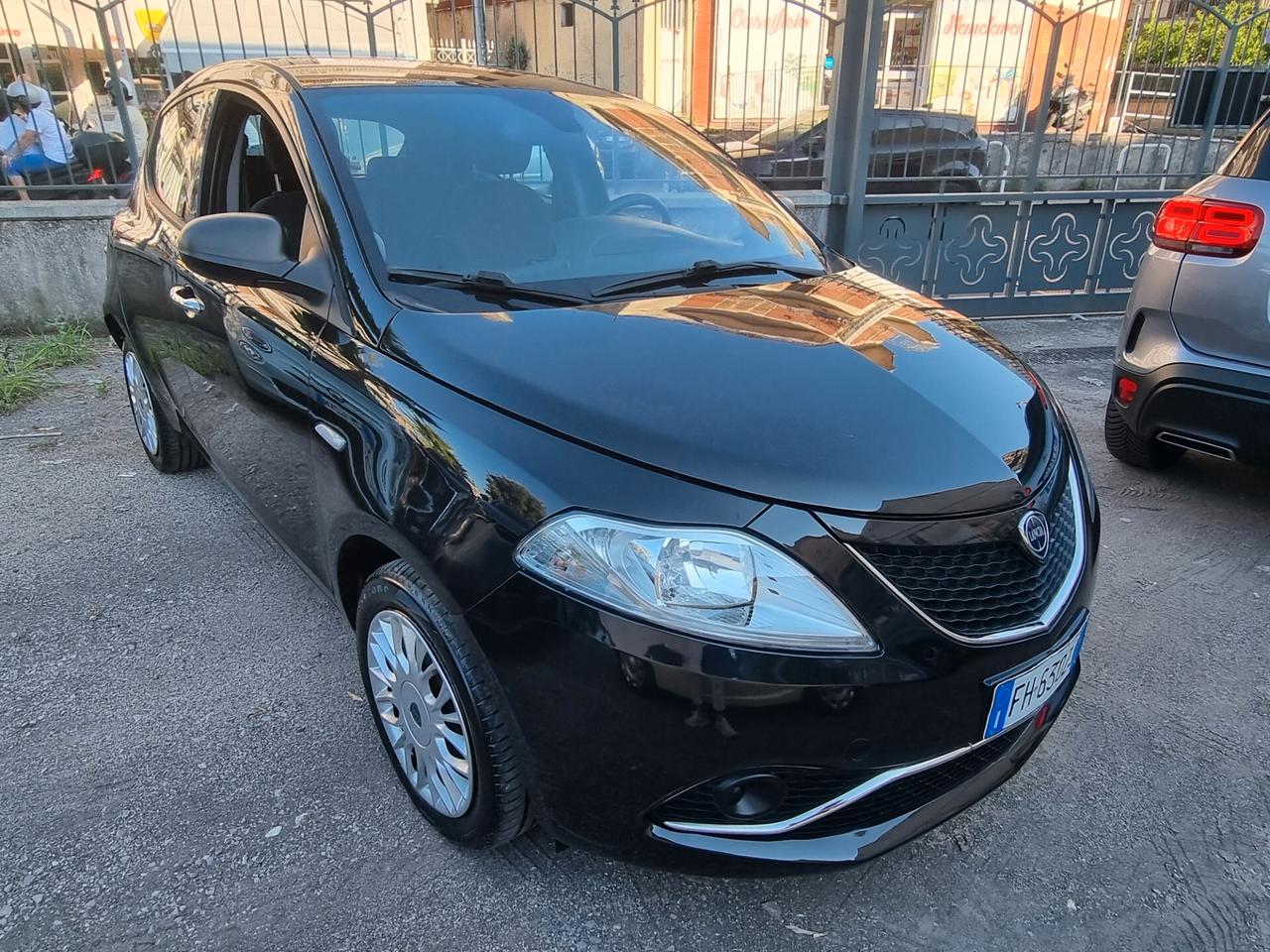 Lancia Ypsilon 1.2 69 CV 5 porte