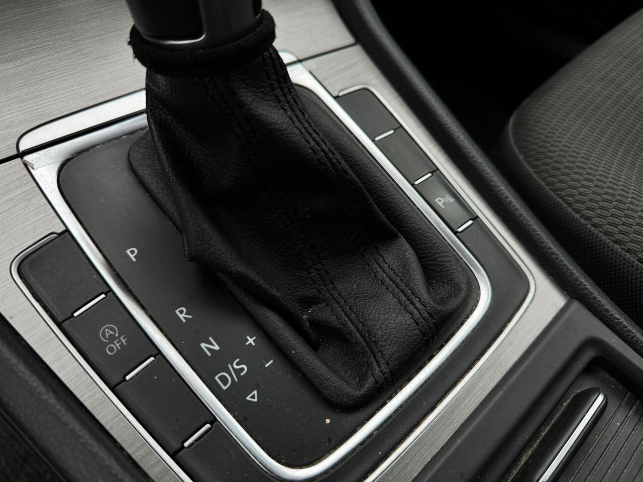 Volkswagen Golf 7 1.6 TDI 2016 NEOP. AUTOMATICA