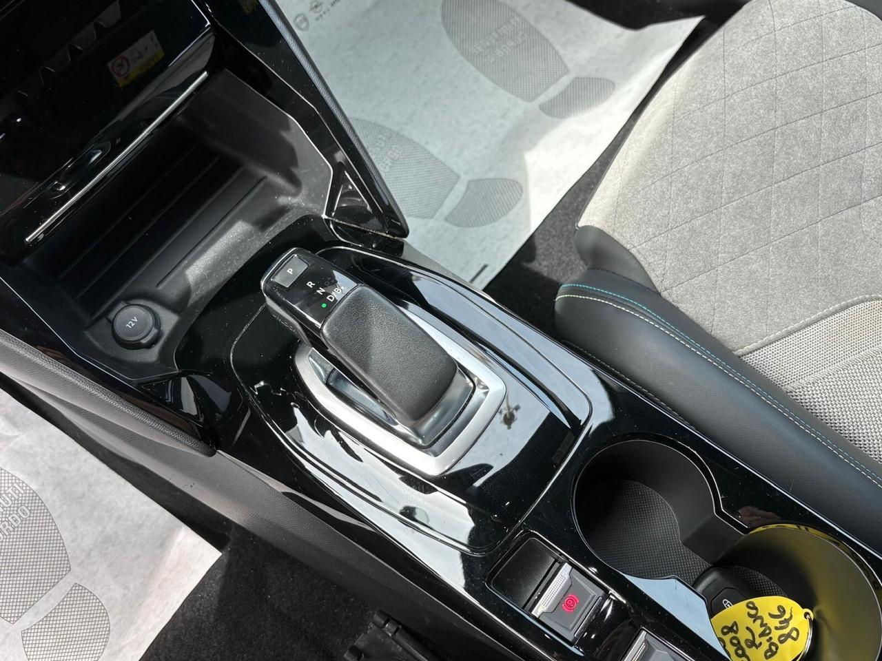 Peugeot 2008 motore elettrico 136 CV GT Pack
