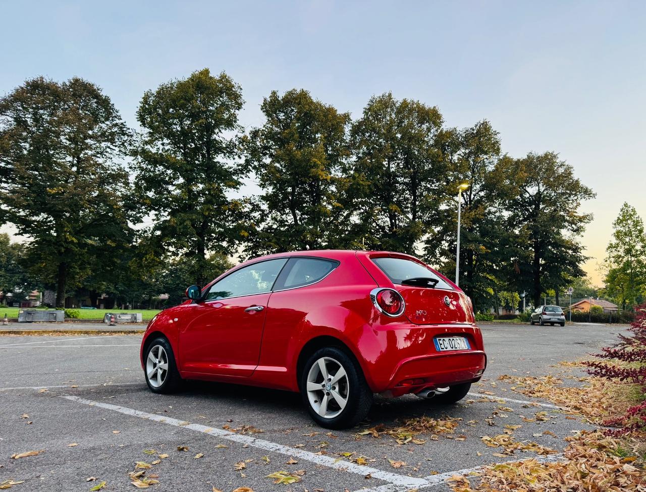 Alfa Romeo MiTo 1.6 JTDm 16V Distinctive Sport Pack