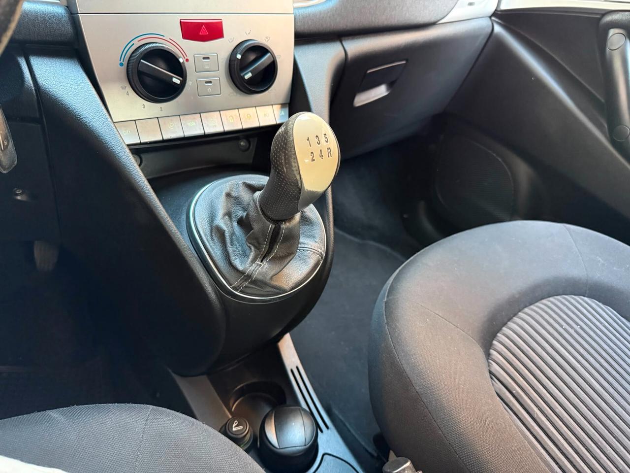 Lancia Ypsilon 1.3 MJT 75 CV OK NEOPATENTATI