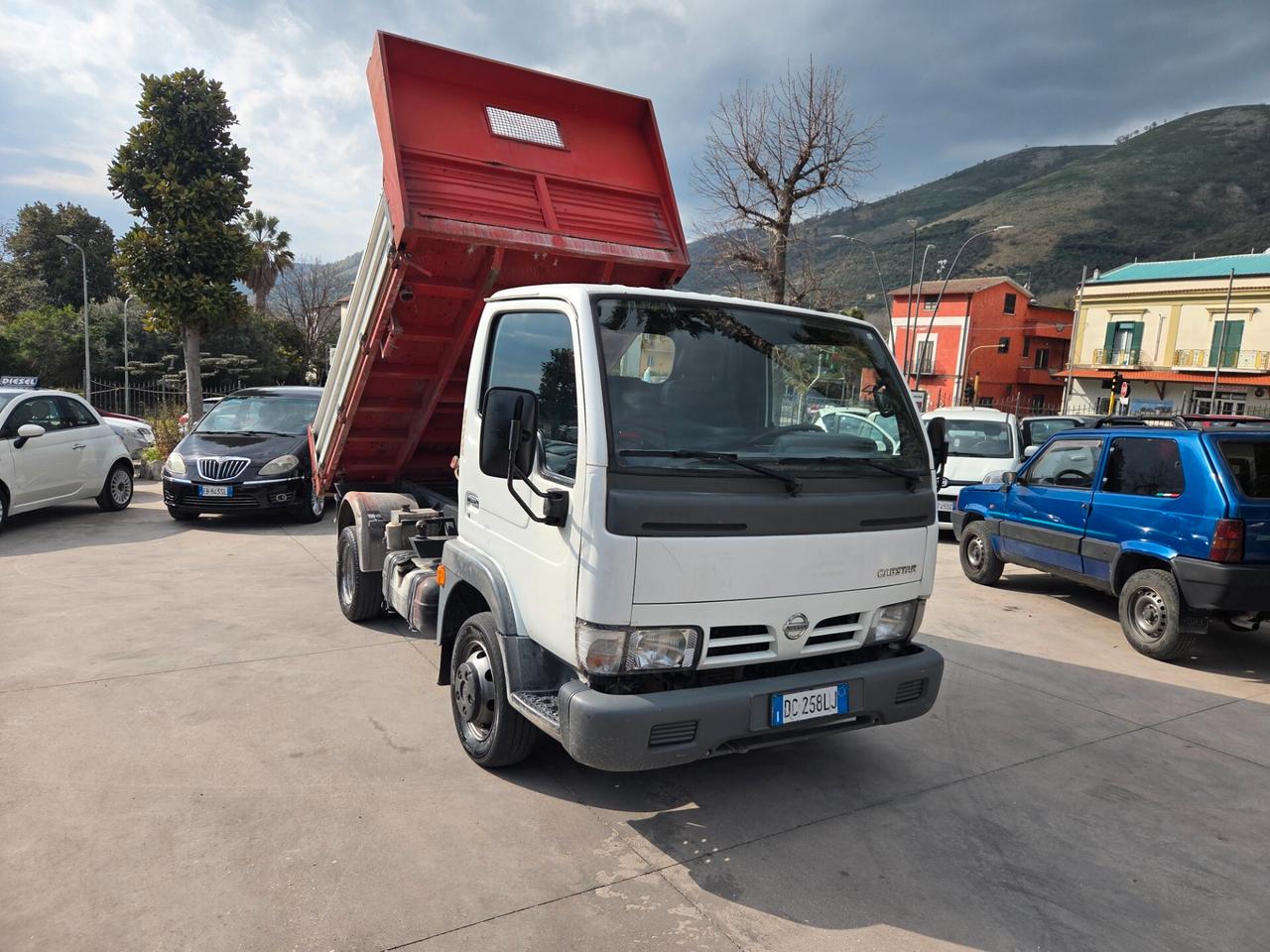 Nissan Cabstar 35.13 3.0 Tdi - 2006 RIBALTABILE TRILATERALE