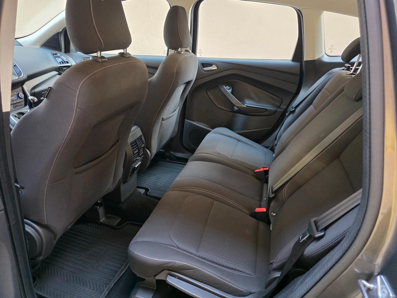 Ford Kuga 1.5 TDCI 120 CV S&S 2WD Titanium