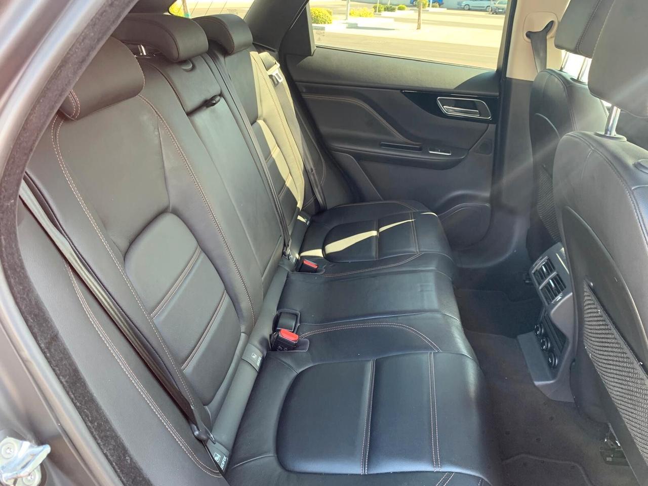 Jaguar F-Pace 2.0 D 180 CV AWD aut. R-Sport