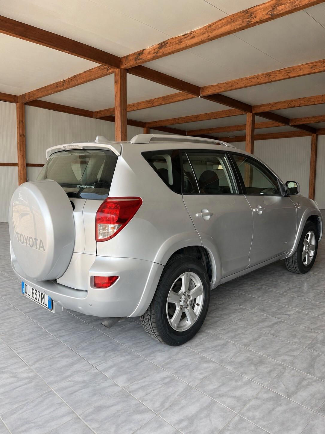 Toyota RAV 4 RAV4 2.2 D-4D 177 CV Sol Plus
