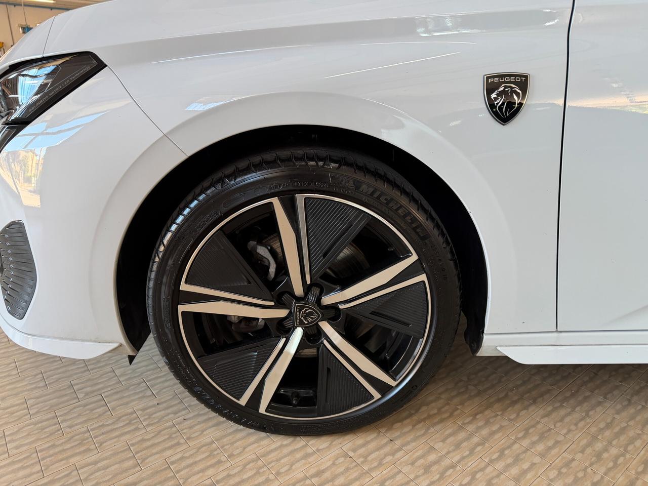 Peugeot 308 Hybrid 145 e-DCS6 SW GT 2025 BIANCO PERLA