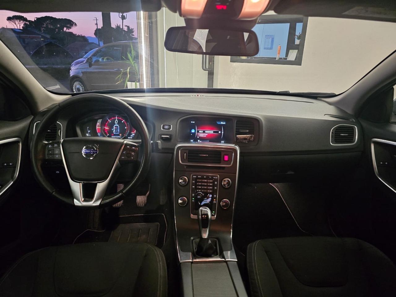 Volvo V60 D5 Geartronic Summum