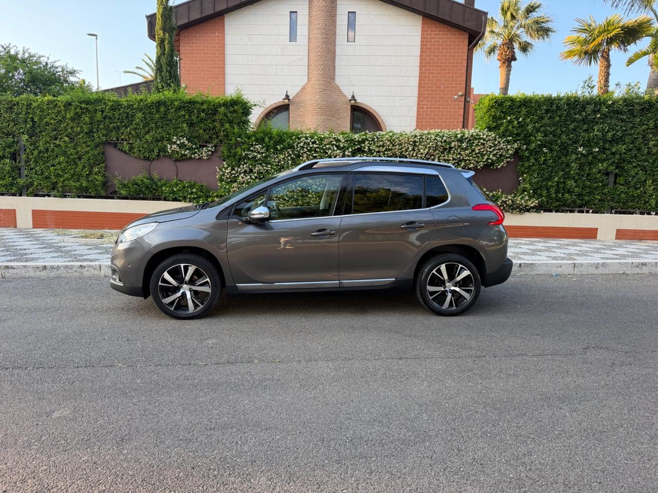 Peugeot 2008 BlueHDi 100 Allure