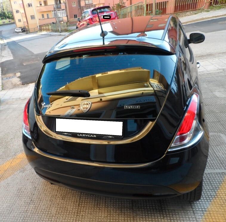 Lancia Ypsilon 1.0 FireFly 70 CV Hybrid Gold