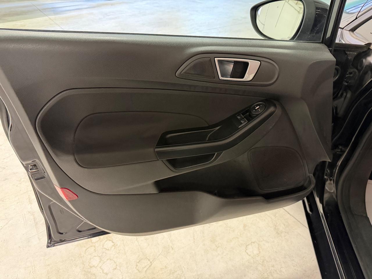 Ford Fiesta 1.5 TDCi 75CV 5 porte Titanium