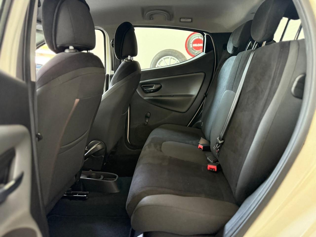 Lancia Ypsilon 1.3 MJT 16V 95 CV 5 OK NEOPATENTATI