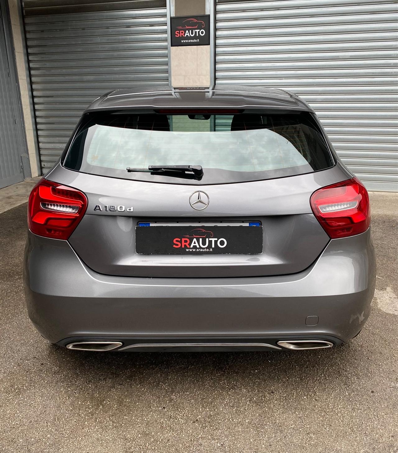 Mercedes-Benz A 180d 1.5 109cv Premium - 2017