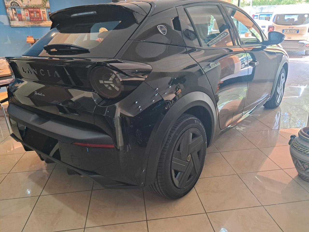 Lancia Ypsilon Hybrid e-DCT