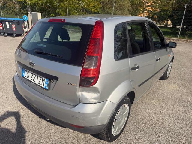 FORD Fiesta 1.4 TDCi 5p. Ghia senza nessun lavoro da fare