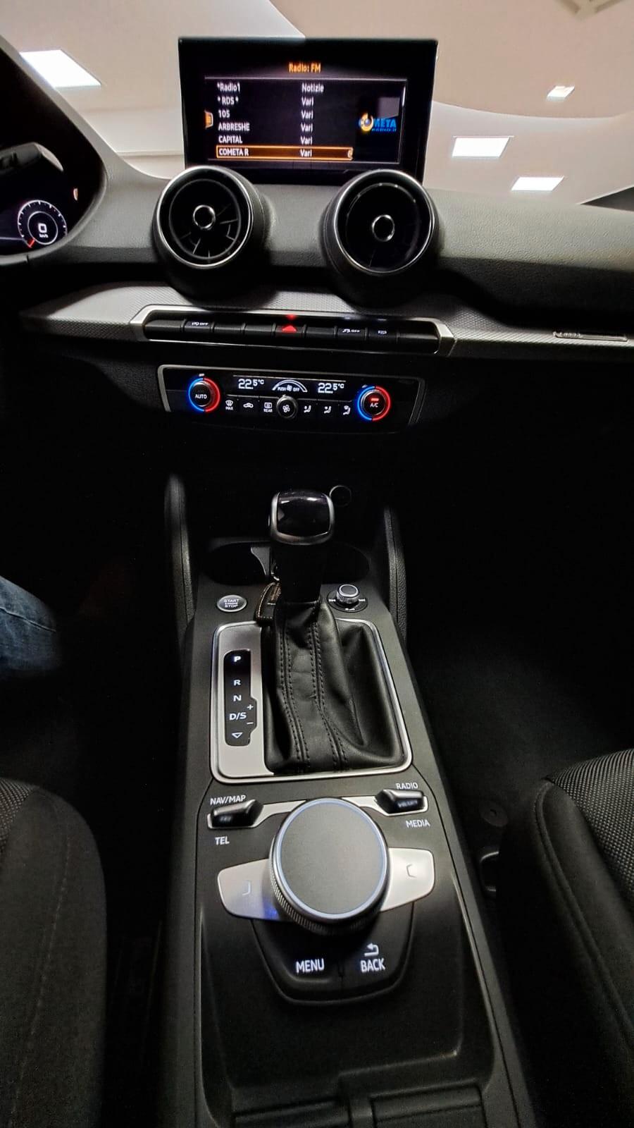 Audi Q2 30 TDI S tronic Identity Black
