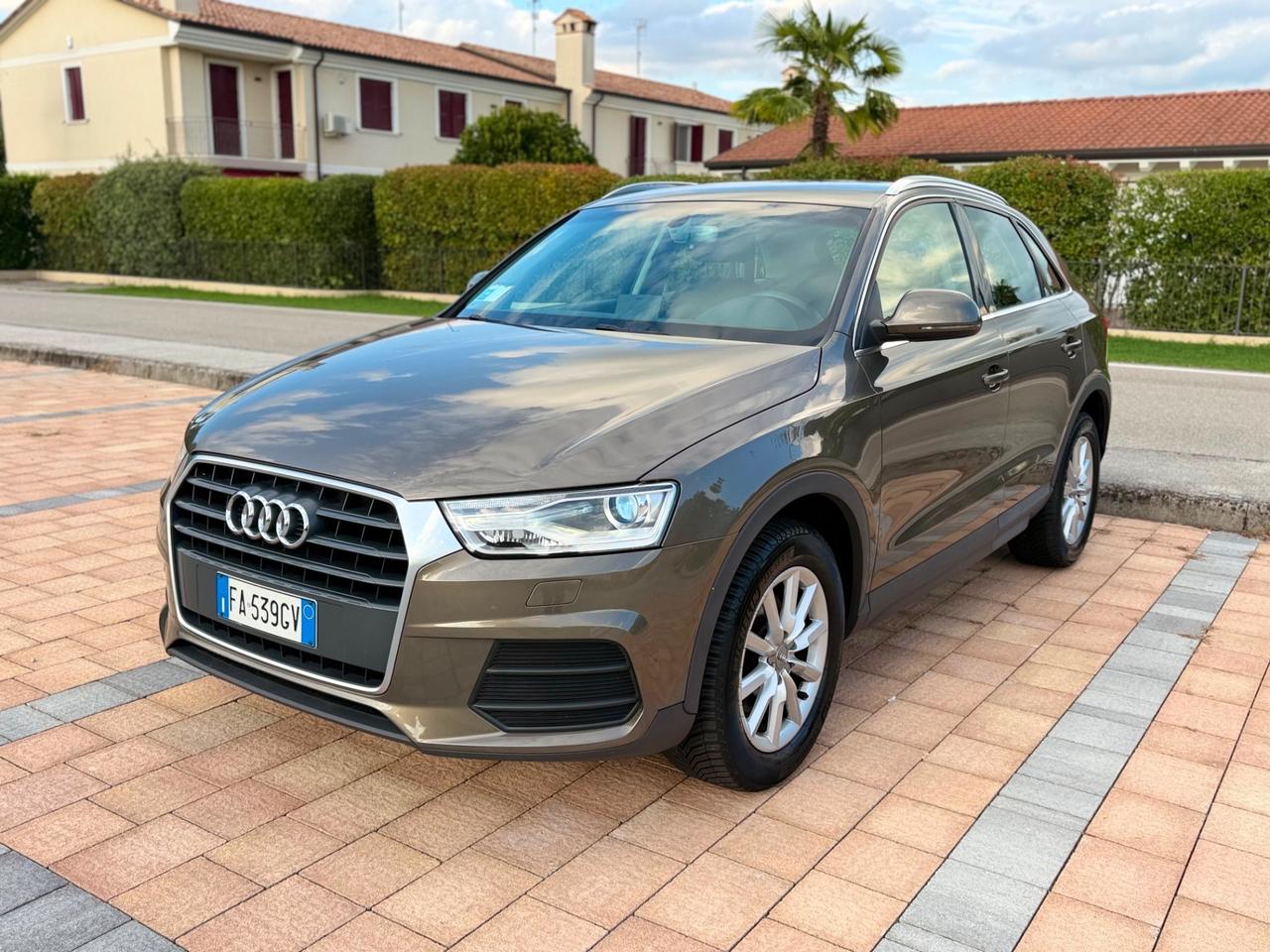 Audi Q3 2.0 TDI 120 CV Business