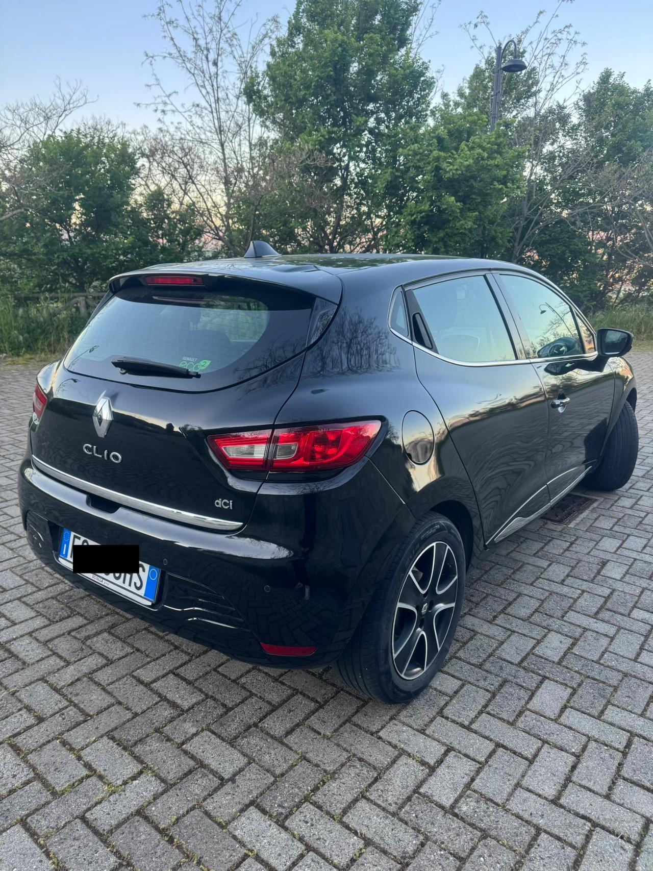 Renault Clio 1.5 dCi 90Cv *Black Edition* 2016