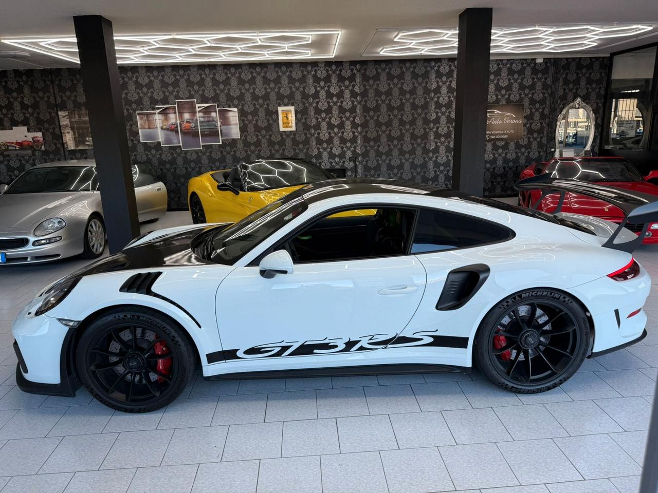 PORSCHE 911 GT3 RS