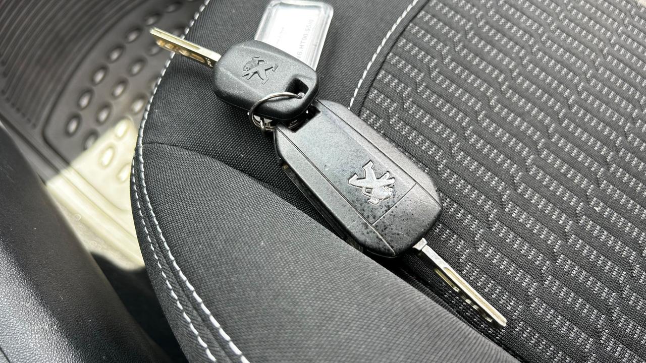 Peugeot 208 BlueHDi 75cv