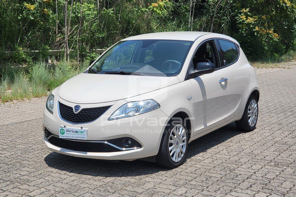 LANCIA Ypsilon 1.2 69 CV 5 porte Silver