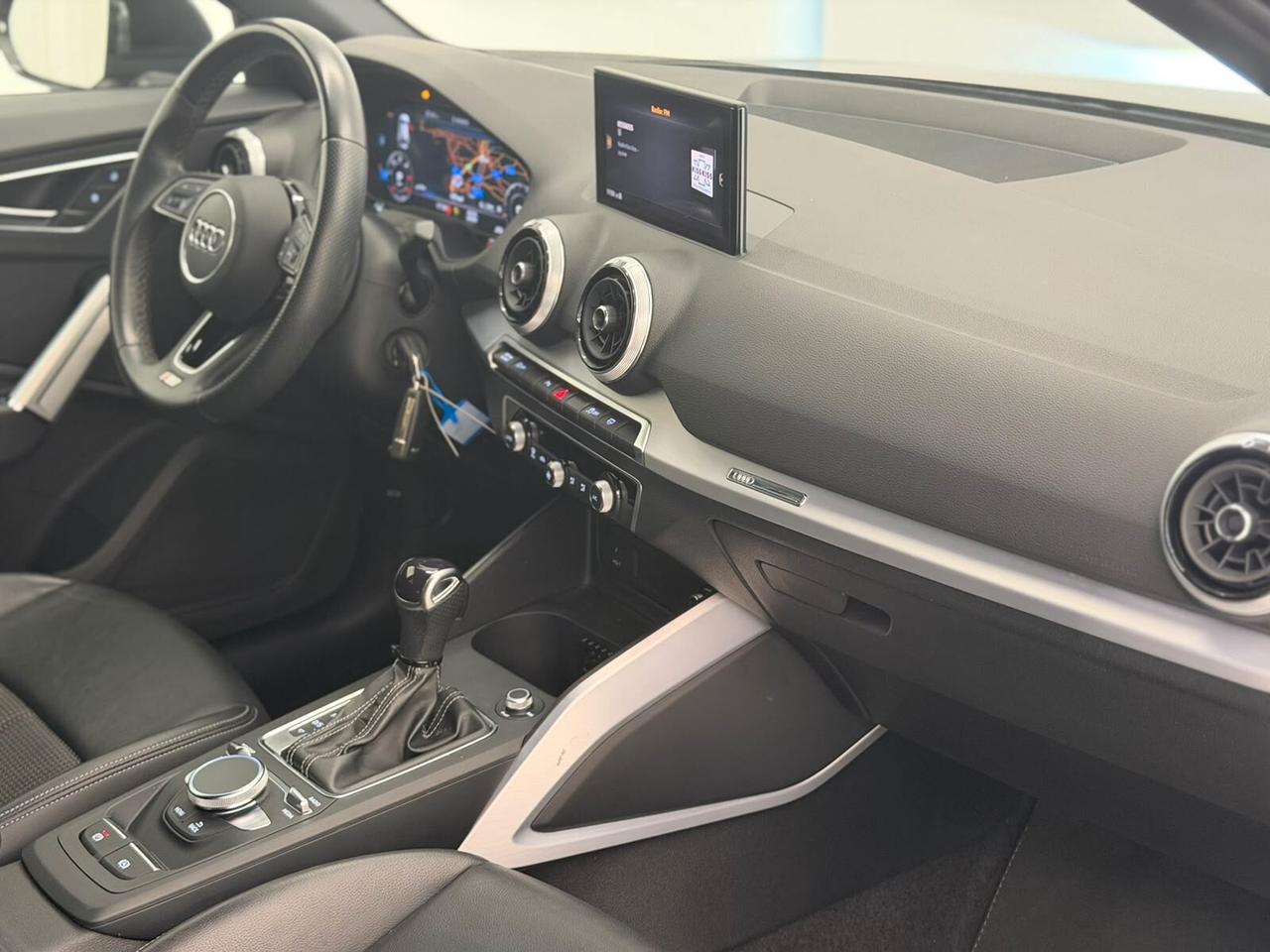 Audi Q2 30 TDI S line S tronic Identity Black