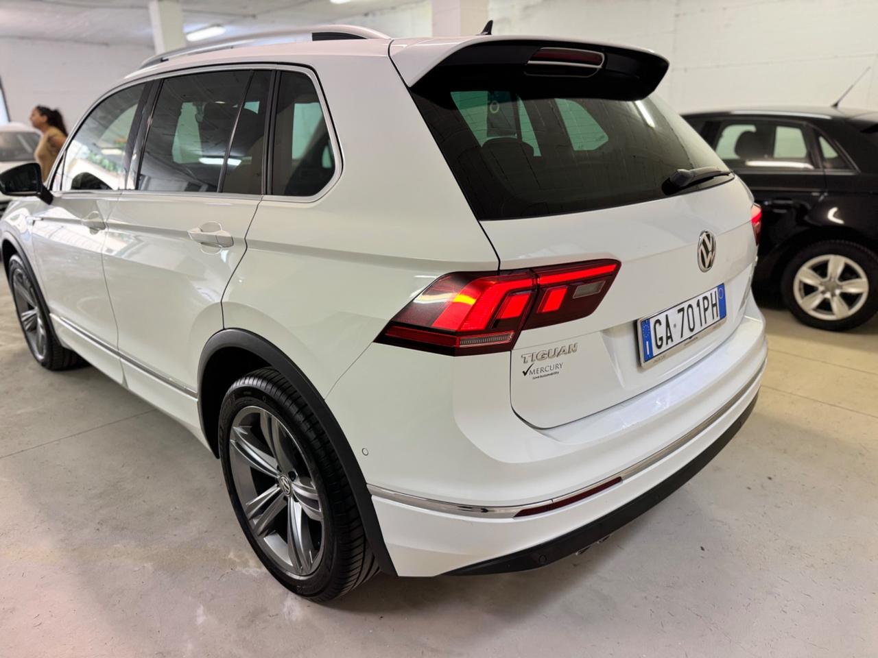 Volkswagen Tiguan 2.0 TDI SCR DSG 4MOTION Sport BMT R-LINE