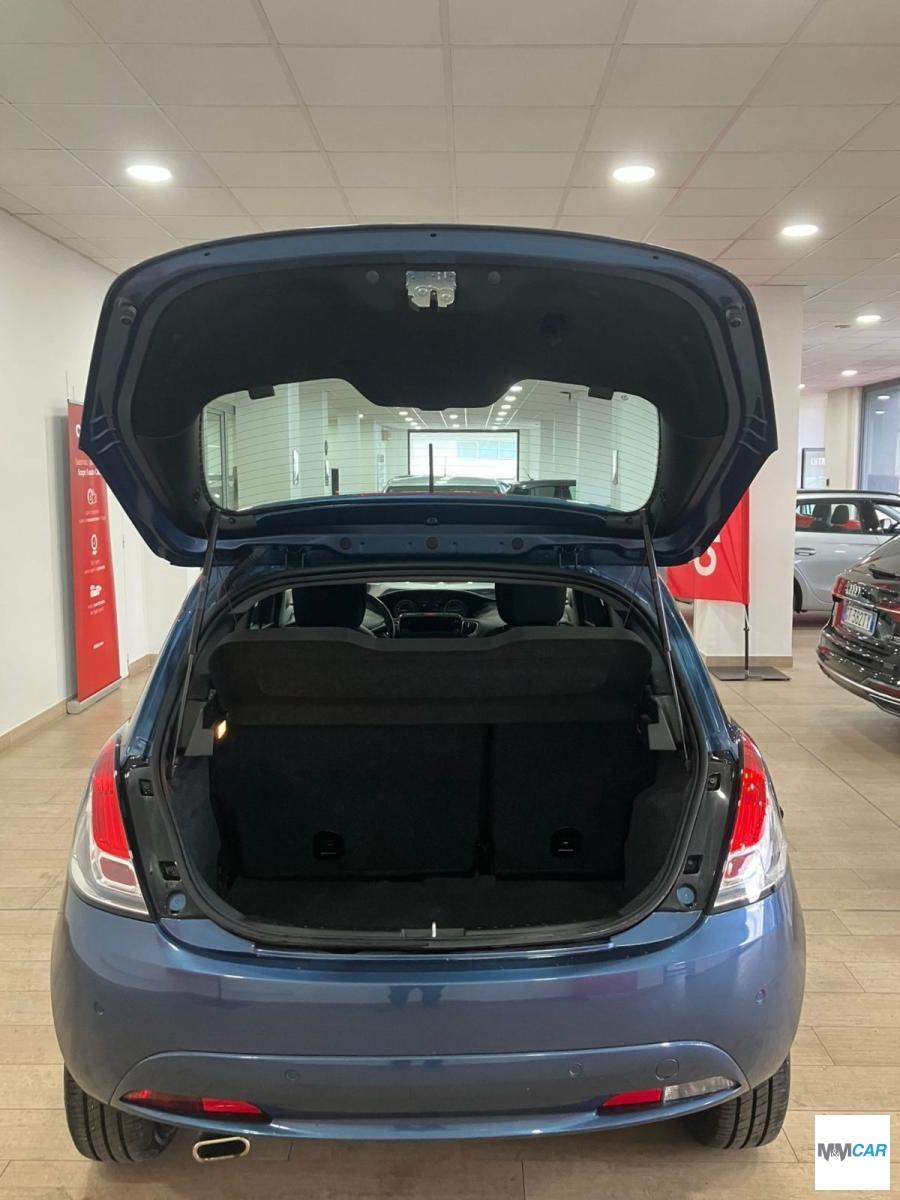 LANCIA - Ypsilon - 1.0 FireFly 5p.S&S Hybryd Gold