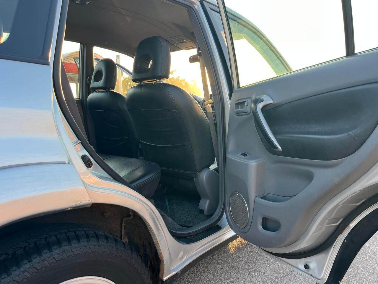 Toyota RAV 4 RAV4 2.0 Tdi D-4D cat 5 porte Sol