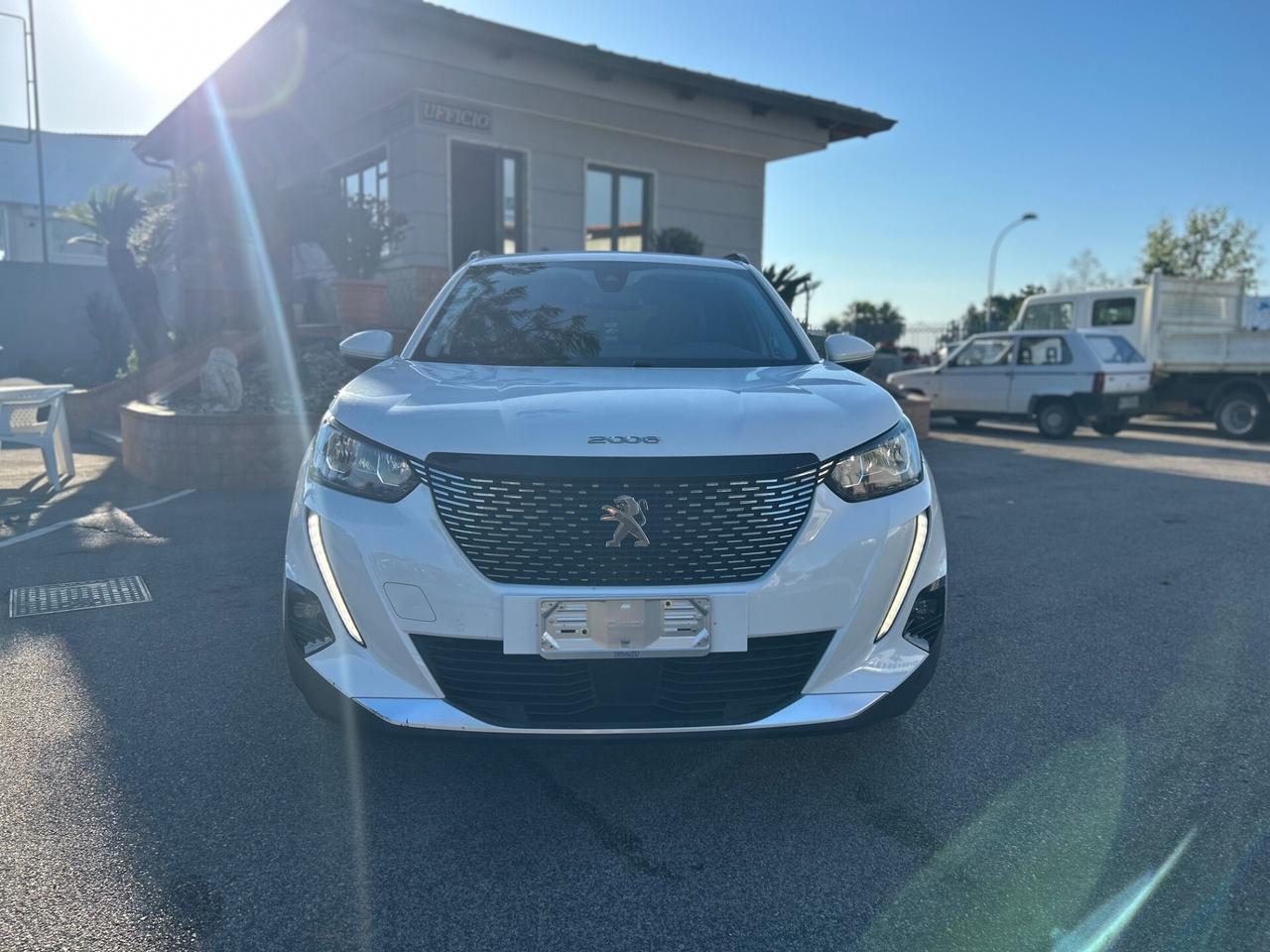 Peugeot 2008 Hdi 130 EAT8 Allure Navi Pack