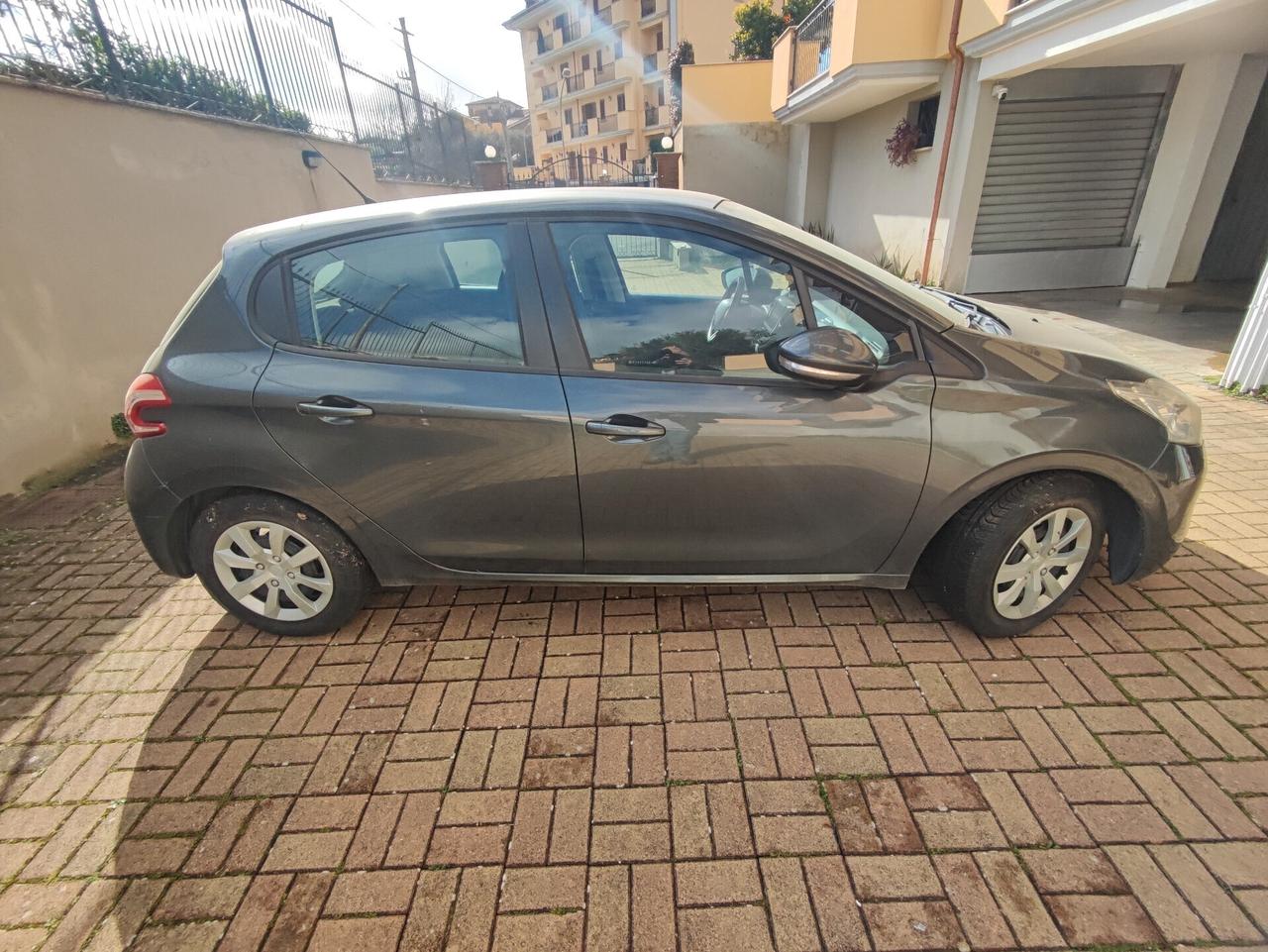 Peugeot 208 PureTech 82 5 porte Allure