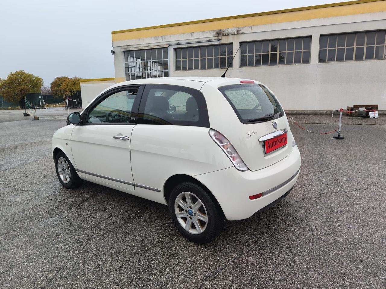 Lancia Ypsilon 1.3 MJT 75 CV Platinum Accetto Permute
