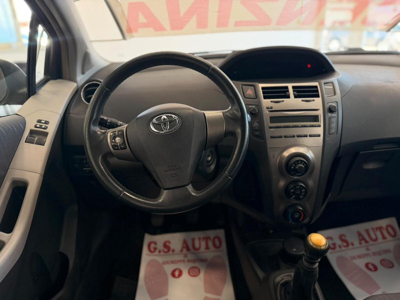 Toyota Yaris 1.3 5 porte benzina 2010