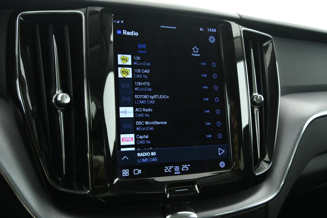 VOLVO XC60 2.0 b4 Momentum Pro awd auto CAMERA+C18"