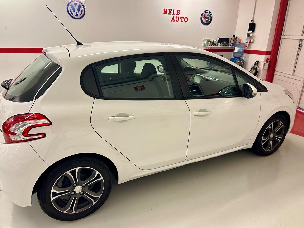 Peugeot 208 PureTech 82 5 porte Allure